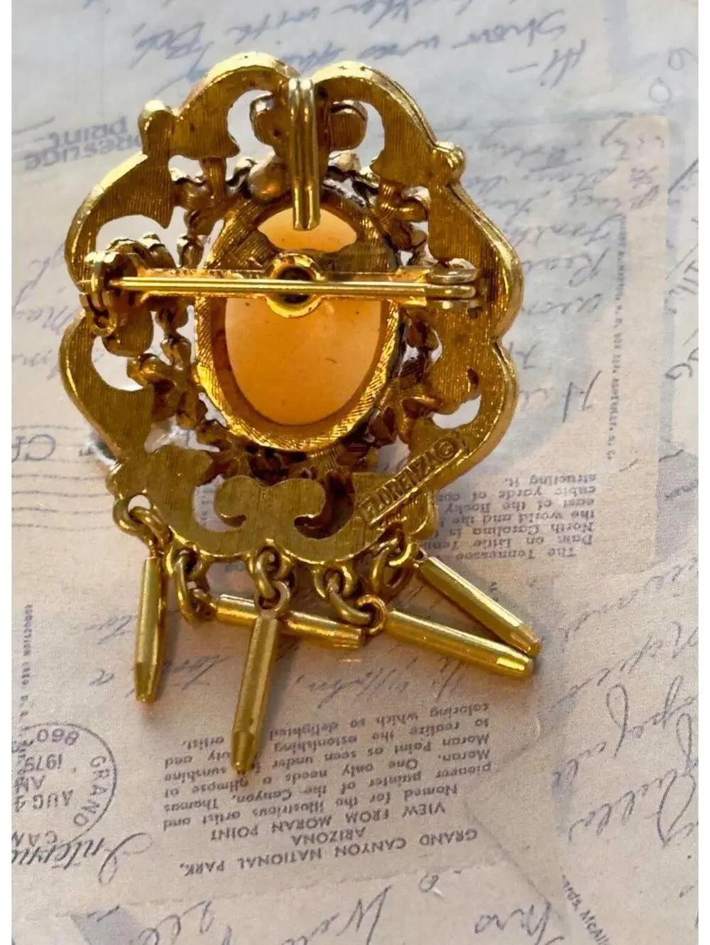 Authentic Florenza Vintage Hand Carved Left Facing Shell Cameo Brooch/Pendant